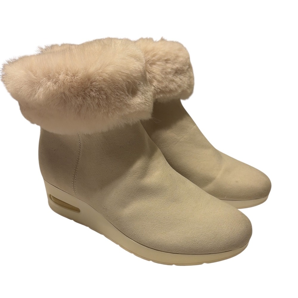 DKNY-Women's White Faux Suede Faux Fur Lined Wedge Ankle Bootie with Zip size 9